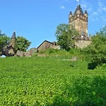 2 Bed Sleeps 5 - Rooftop Terrace Wifi Apartment *