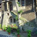 2 Bed Sleeps 5 - Rooftop Terrace Wifi Apartment