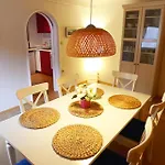 2 Bed Sleeps 5 - Rooftop Terrace Wifi Apartment *