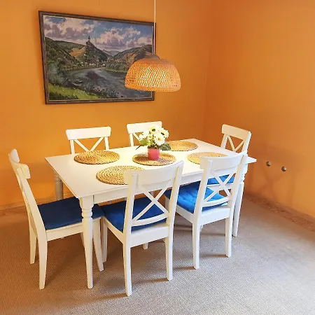 2 Bed Sleeps 5 - Rooftop Terrace Wifi Apartment Cochem