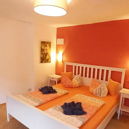 2 Bed Sleeps 5 - Rooftop Terrace Wifi Apartment