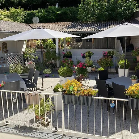 Apartment 2 Bed Sleeps 5 - Rooftop Terrace Wifi *