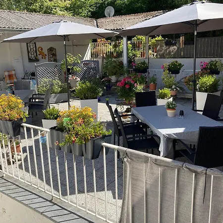 2 Bed Sleeps 5 - Rooftop Terrace Wifi Cochem