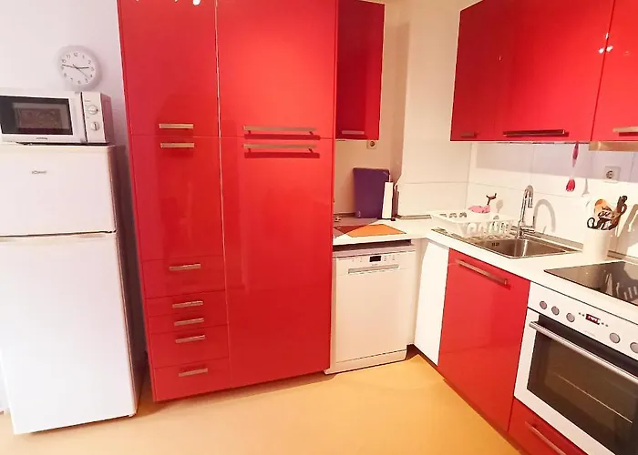 2 Bed Sleeps 5 - Rooftop Terrace Wifi *