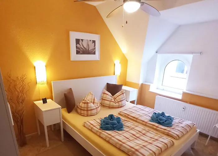 2 Bed Sleeps 5 - Rooftop Terrace Wifi *